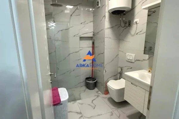 Shtepi me qera Apartament ne Tirane, 1+1, Mobilimi E mobiluar, Pagesa 506  Euro.