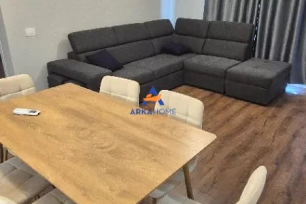 Shtepi me qera 2+1 ne Tirane - 580 Euro