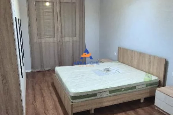 Shtepi me qera Apartament ne Tirane, 2+1, Mobilimi E mobiluar, Pagesa 580  Euro.