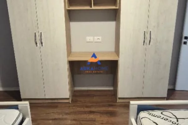 Shtepi me qera Apartament ne Tirane, 2+1, Mobilimi E mobiluar, Pagesa 580  Euro.