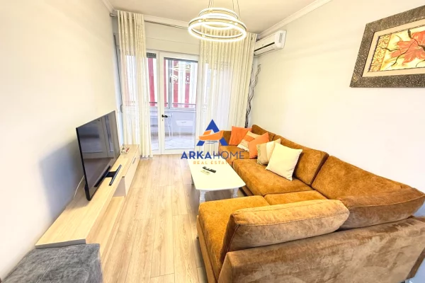 Shtepi me qera 2+1 ne Tirane - 949 Euro