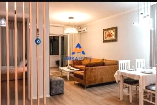 Shtepi me qera Apartament ne Tirane, 2+1, Mobilimi E mobiluar, Pagesa 949  Euro.