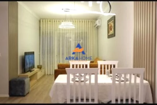 Shtepi me qera Apartament ne Tirane, 2+1, Mobilimi E mobiluar, Pagesa 949  Euro.