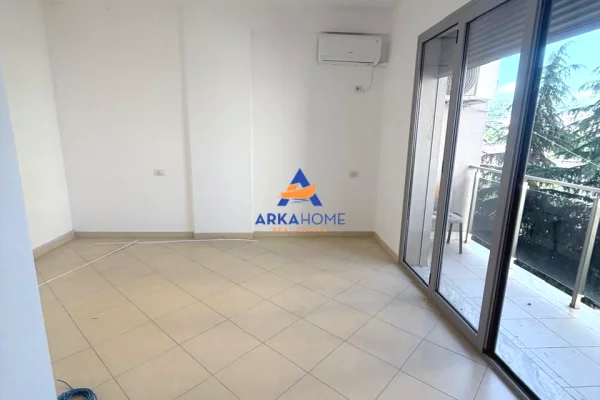Shtepi ne shitje Apartament ne Tirane, 1+1, Mobilimi E mobiluar, Pagesa 320,000  Euro.