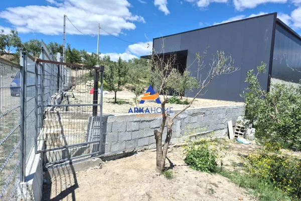 JEPER MAGAZINË ME QIRA 250M2 "KOMBINAT" 1200 EURO