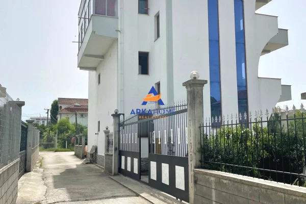 Shtepi me qera Apartament ne Tirane, 2+1, Mobilimi E mobiluar, Pagesa 369  Euro.