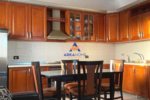 Shtepi me qera Apartament ne Tirane, 2+1, Mobilimi E mobiluar, Pagesa 369  Euro.