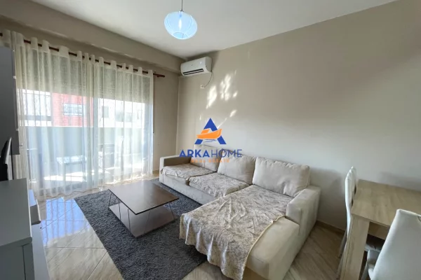 Shtepi me qera Apartament ne Tirane, 1+1, Mobilimi E mobiluar, Pagesa 581  Euro.