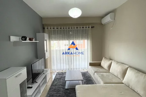 Shtepi me qera Apartament ne Tirane, 1+1, Mobilimi E mobiluar, Pagesa 581  Euro.