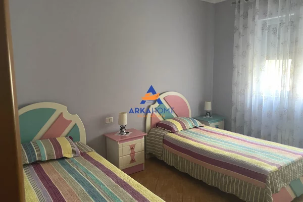 Shtepi me qera Apartament ne Tirane, 2+1, Mobilimi E mobiluar, Pagesa 687  Euro.