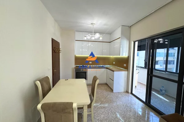 Shtepi me qera Apartament ne Tirane, 1+1, Mobilimi E mobiluar, Pagesa 650  Euro.