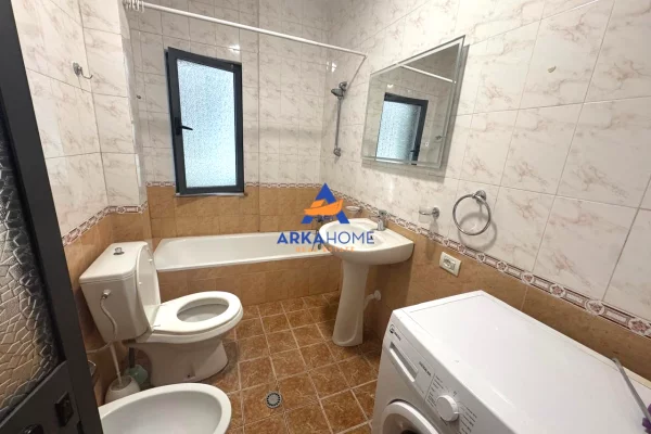 Shtepi me qera Apartament ne Tirane, 1+1, Mobilimi E mobiluar, Pagesa 650  Euro.