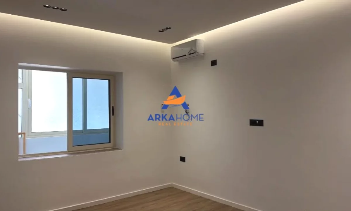 JEPET ZYRE ME QERA 70 M2 "VASIL SHANTO" 550 EURO