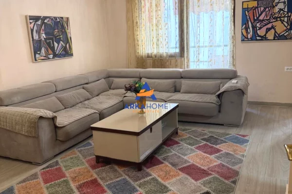 JEPET APARTAMENT PER SHITJE 2+1+BALLKON "BULEVARDI ZOGU I PARË" 252300 EURO