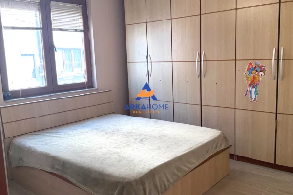 Shtepi me qera Apartament ne Tirane, 2+1, Mobilimi E mobiluar, Pagesa 252,300  Euro.