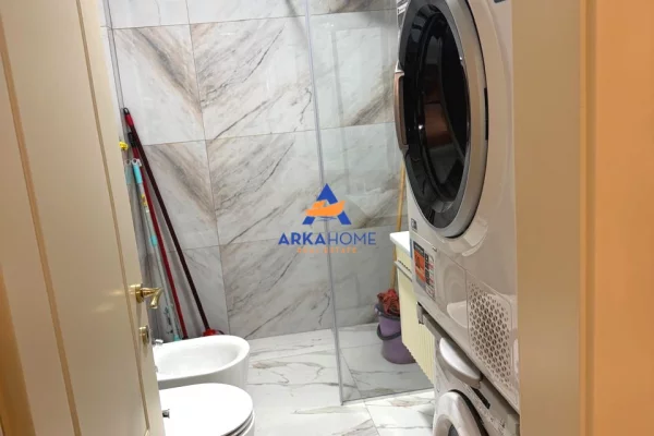 Shtepi me qera Apartament ne Tirane, 2+1, Mobilimi E mobiluar, Pagesa 252,300  Euro.