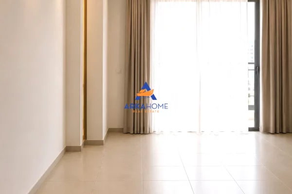 JEPET APARTAMENT ME QERA (I PERSHTATSHEM EDHE PER ZYRE) 3+1+BALLKON "KOMPLEKSI OLIMPIK, KOMUNA E PAR