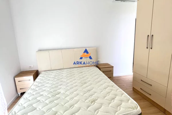 Shtepi me qera Apartament ne Tirane, 2+1, Mobilimi E mobiluar, Pagesa 500  Euro.