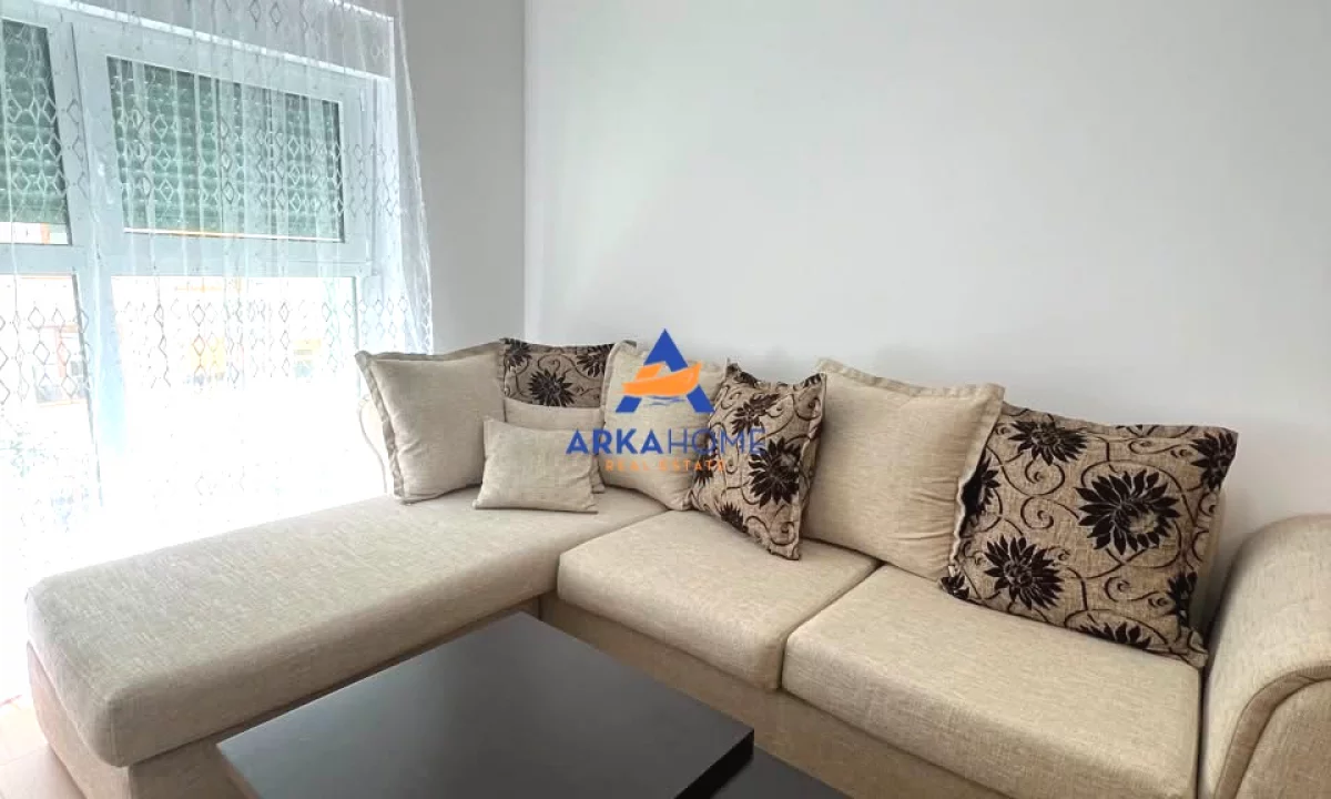 Shtepi me qera Apartament ne Tirane, 2+1, Mobilimi E mobiluar, Pagesa 500  Euro.