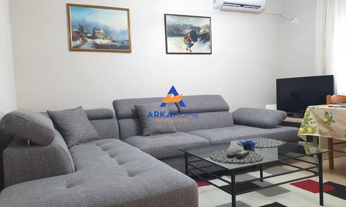 Shtepi ne shitje Apartament ne Tirane, 2+1, Mobilimi E mobiluar, Pagesa 180,000  Euro.