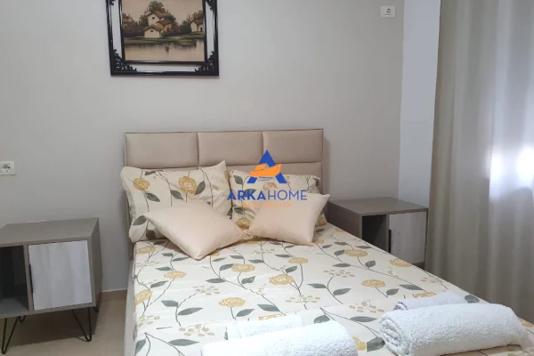 Shtepi ne shitje Apartament ne Tirane, 2+1, Mobilimi E mobiluar, Pagesa 180,000  Euro.