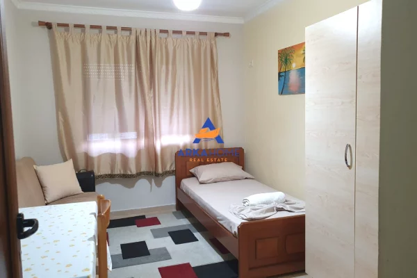 Shtepi ne shitje Apartament ne Tirane, 2+1, Mobilimi E mobiluar, Pagesa 180,000  Euro.