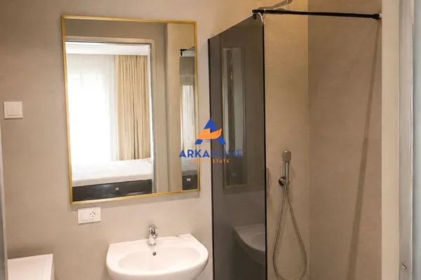 Shtepi me qera Apartament ne Tirane, 2+1, Mobilimi E mobiluar, Pagesa 800  Euro.