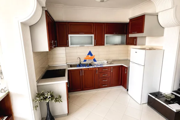 Shtepi me qera Apartament ne Tirane, 2+1, Mobilimi E mobiluar, Pagesa 500  Euro.