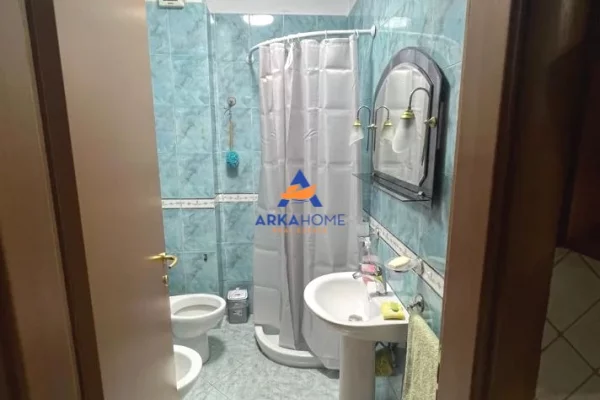 Shtepi me qera Apartament ne Tirane, 1+1, Mobilimi E mobiluar, Pagesa 581  Euro.