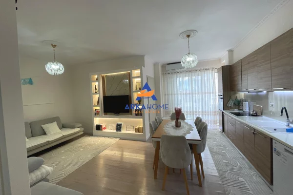 Shtepi ne shitje Apartament ne Tirane, 1+1, Mobilimi E mobiluar, Pagesa 88,500  Euro.