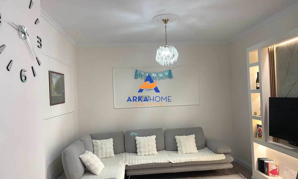 Shtepi ne shitje Apartament ne Tirane, 1+1, Mobilimi E mobiluar, Pagesa 88,500  Euro.