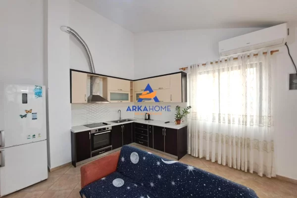 Shtepi ne shitje Apartament ne Tirane, 2+1, Mobilimi E mobiluar, Pagesa 185,000  Euro.