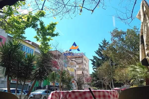 JEPET AMBIENT BIZNESI ME QERA 150M2 "PRANE GJYKATES CIVILE, VASIL SHANTO" 2500 EURO