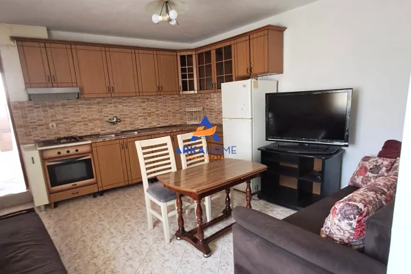 Shtepi me qera Apartament ne Tirane, 2+1, Mobilimi E mobiluar, Pagesa 317  Euro.