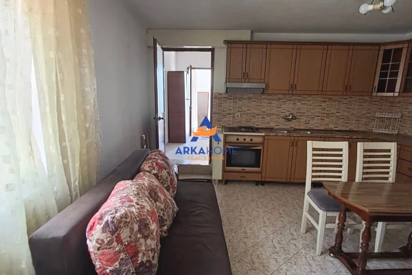 Shtepi me qera Apartament ne Tirane, 2+1, Mobilimi E mobiluar, Pagesa 317  Euro.