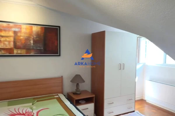 Shtepi ne shitje Apartament ne Tirane, 3+1, Mobilimi E mobiluar, Pagesa 1,300,000  Euro.