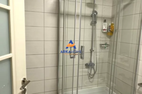 Shtepi ne shitje Apartament ne Tirane, 3+1, Mobilimi E mobiluar, Pagesa 1,300,000  Euro.