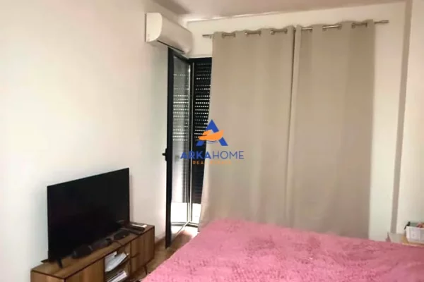 Shtepi me qera Apartament ne Tirane, 1+1, Mobilimi E mobiluar, Pagesa 634  Euro.