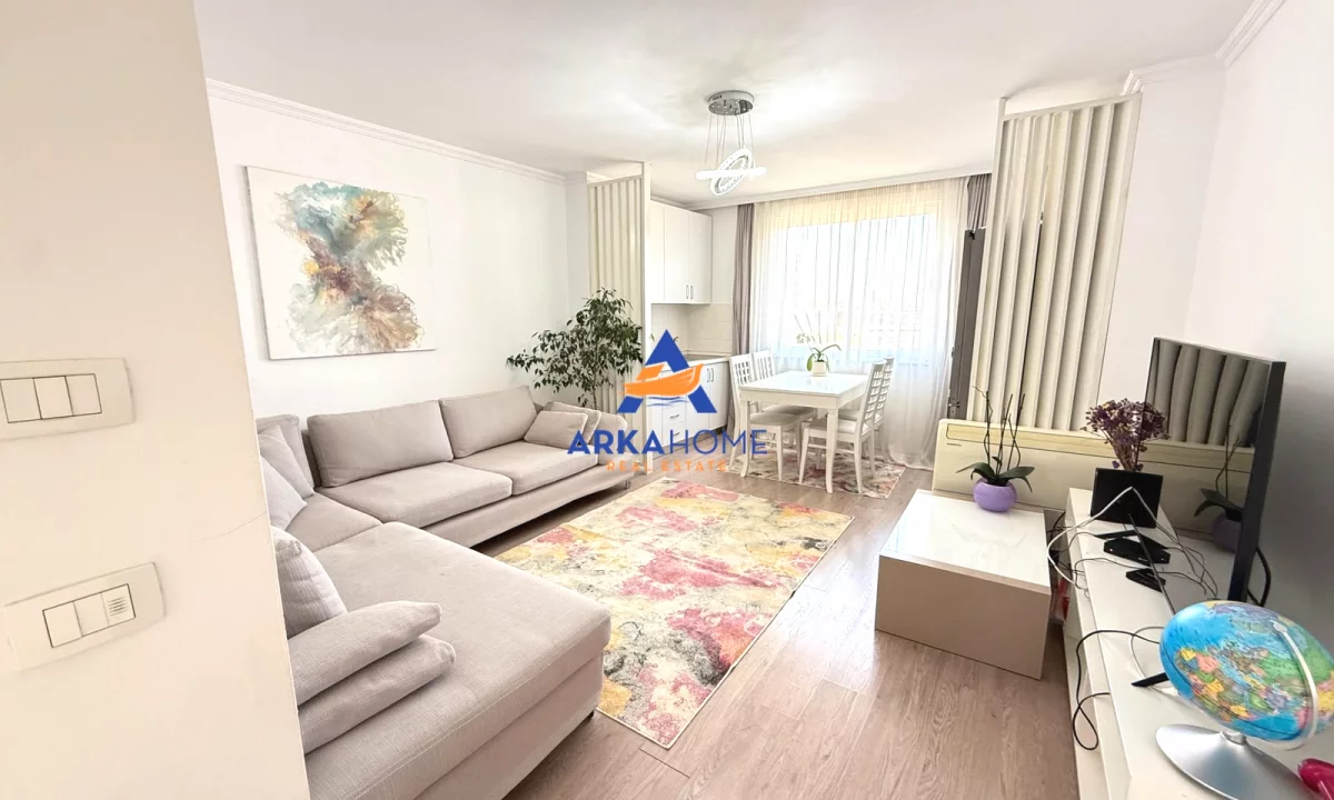 Shtepi ne shitje Apartament ne Tirane, 2+1, Mobilimi E mobiluar, Pagesa 140,000  Euro.