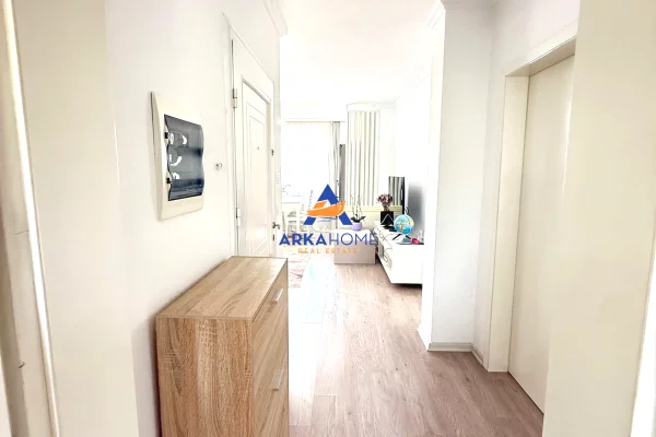 Shtepi ne shitje Apartament ne Tirane, 2+1, Mobilimi E mobiluar, Pagesa 140,000  Euro.