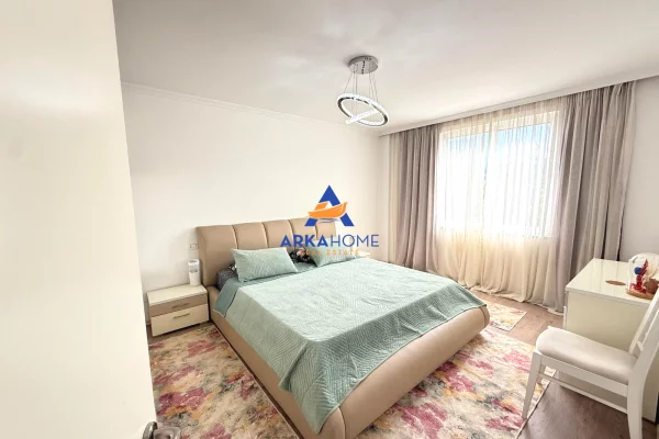 Shtepi ne shitje Apartament ne Tirane, 2+1, Mobilimi E mobiluar, Pagesa 140,000  Euro.