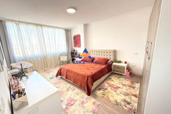 Shtepi ne shitje Apartament ne Tirane, 2+1, Mobilimi E mobiluar, Pagesa 140,000  Euro.