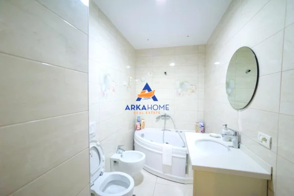 Shtepi me qera Apartament ne Tirane, 2+1, Mobilimi E mobiluar, Pagesa 900  Euro.
