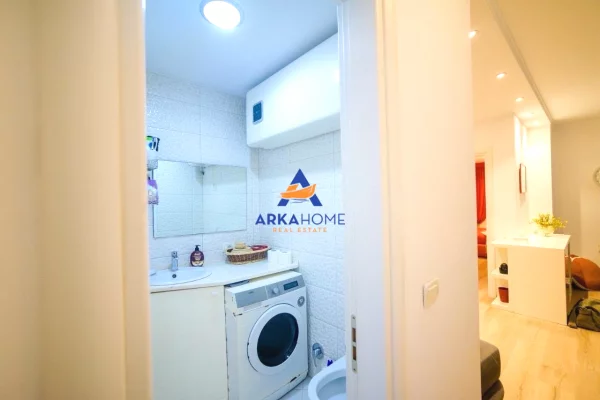 Shtepi me qera Apartament ne Tirane, 2+1, Mobilimi E mobiluar, Pagesa 900  Euro.