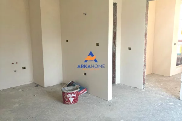 Shtepi ne shitje Apartament ne Tirane, 1+1, Mobilimi Bosh, pa mobiluar, Pagesa 99,000  Euro.