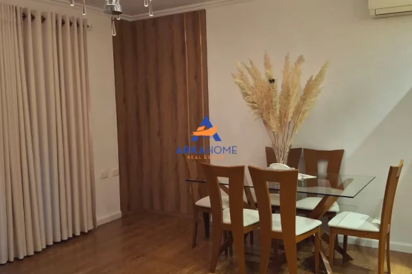 Shtepi me qera Apartament ne Tirane, 2+1, Mobilimi E mobiluar, Pagesa 165,000  Euro.