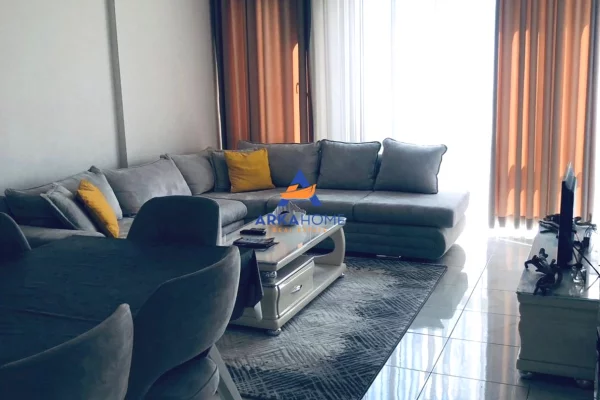Shtepi me qera 2+1 ne Tirane - 739 Euro