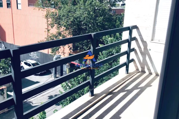 Shtepi me qera Apartament ne Tirane, 2+1, Mobilimi E mobiluar, Pagesa 739  Euro.