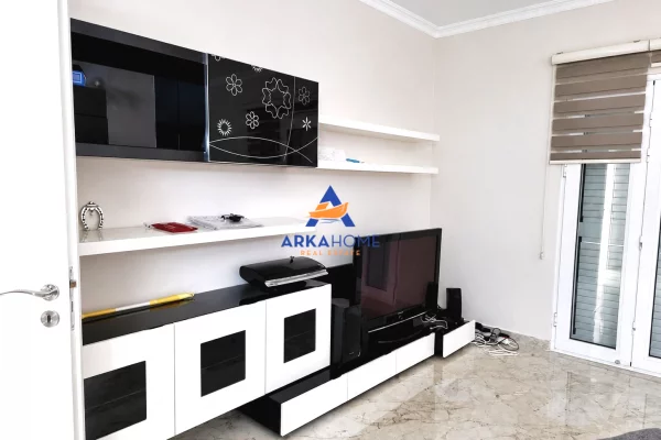 Shtepi me qera Apartament ne Tirane, 5+1, Mobilimi E mobiluar, Pagesa 1,500  Euro.