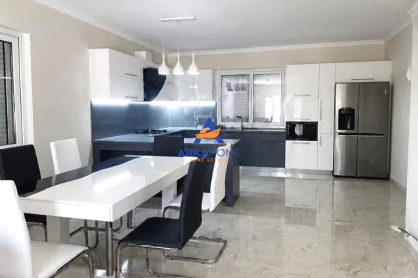 Shtepi me qera Apartament ne Tirane, 5+1, Mobilimi E mobiluar, Pagesa 1,500  Euro.